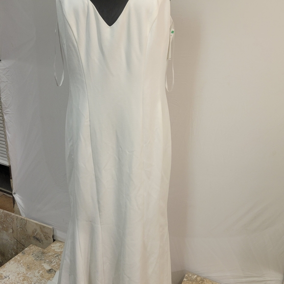 Xscape cream gown Size 12 - Picture 4 of 16